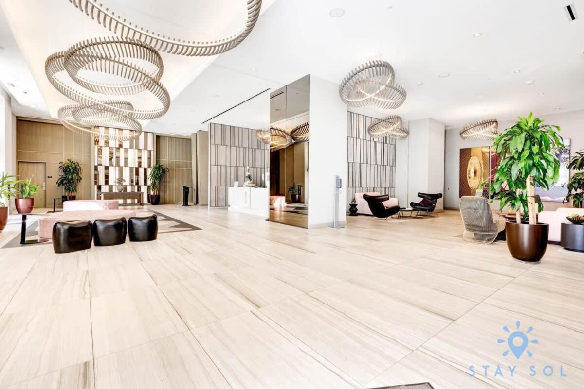Wrap Around Balcony - Insane Views - Amazing Pools Apartment Hollywood Bagian luar foto