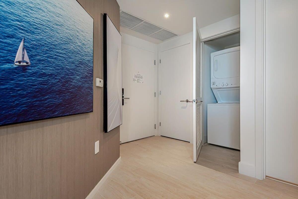 Wrap Around Balcony - Insane Views - Amazing Pools Apartment Hollywood Bagian luar foto