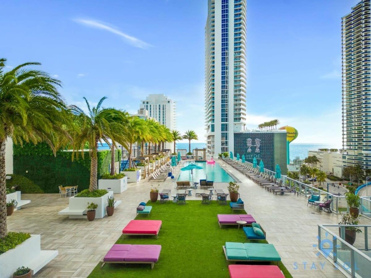 Wrap Around Balcony - Insane Views - Amazing Pools Apartment Hollywood Bagian luar foto